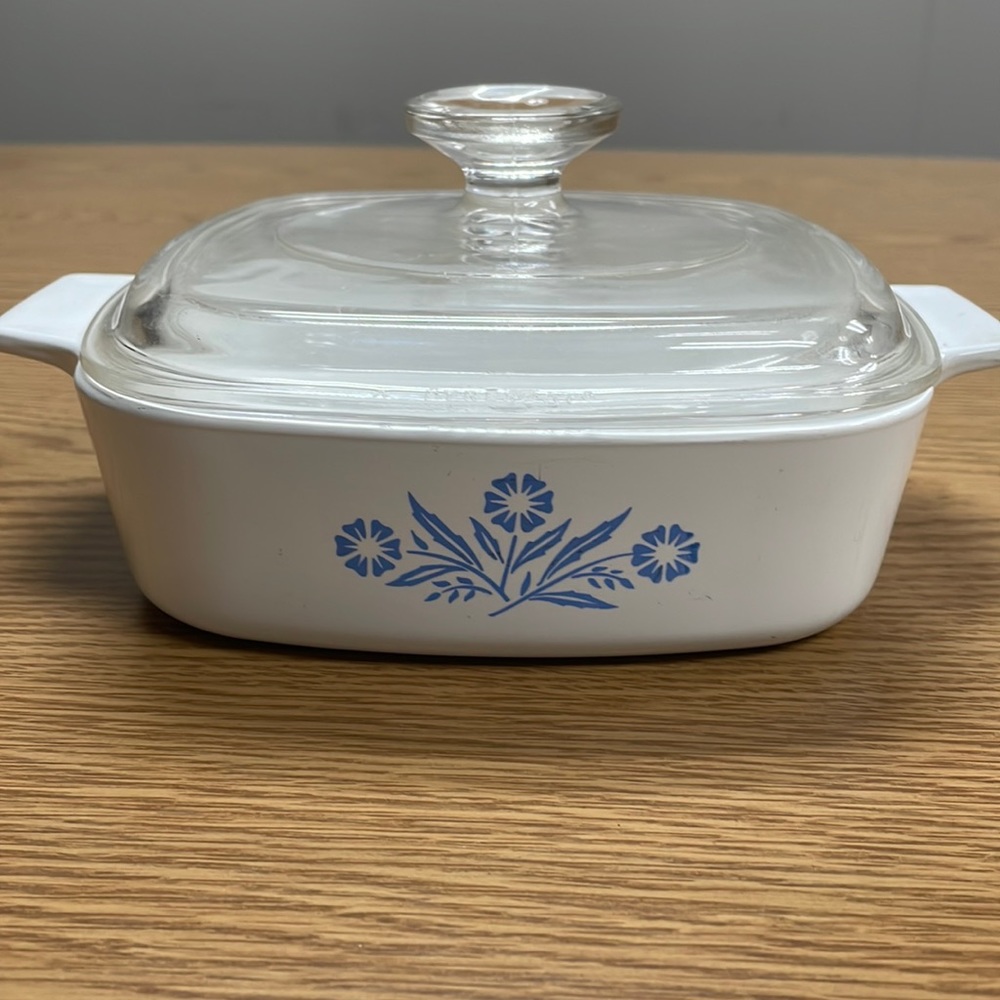 Vintage 1972-1979 Corning Ware Blue Cornflower Casserole Dish